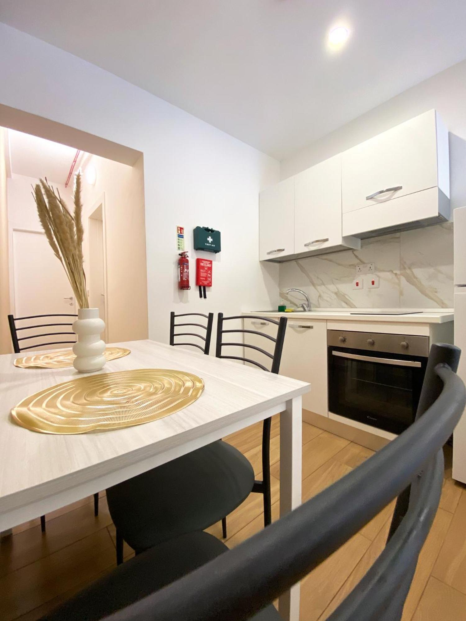Miami Apartments San Ġiljan Kültér fotó